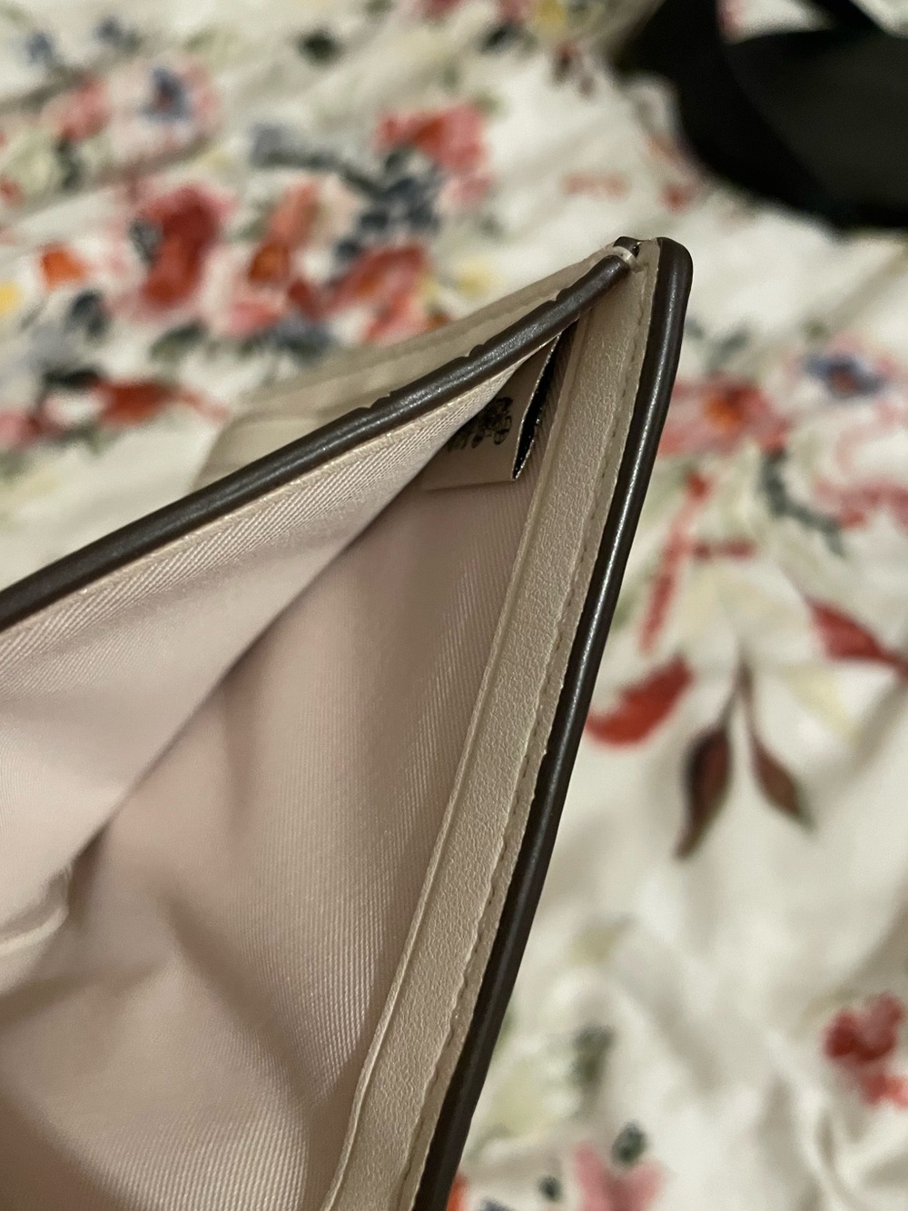 Coach Leather compact wallet in Chalk with Gold 'C' - Picture 6 of 13
